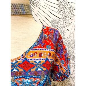 🌈 Beautiful summer paisley top